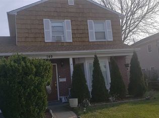 149 Nassau Ln, Island Park, NY 11558
