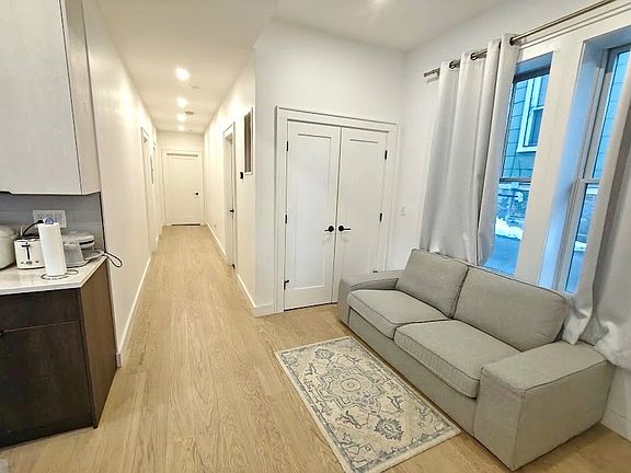 5th image of 44 Glendale St #1