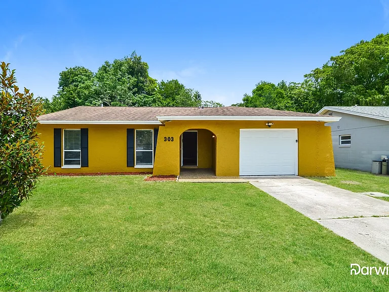 303 S Edgemon Ave — Photo 1