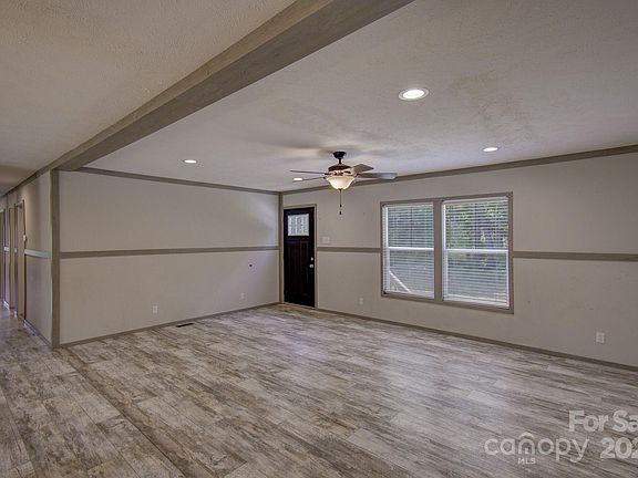 5th image of 199 Rockwood Dr