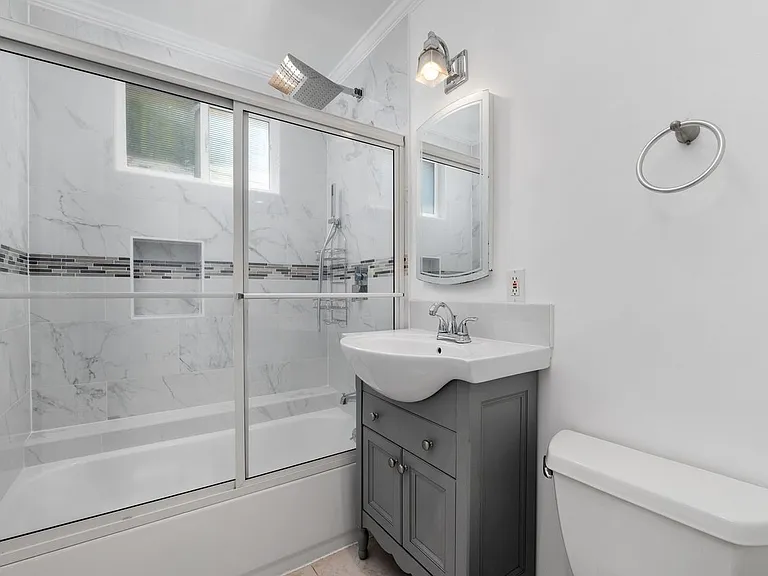 17434 Emelita St — Photo 31