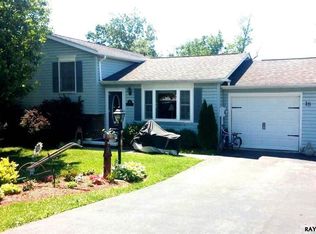 18 Benjamin Dr, Hanover, PA 17331