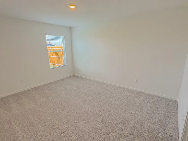 15020 Reyes Rd — Photo 7