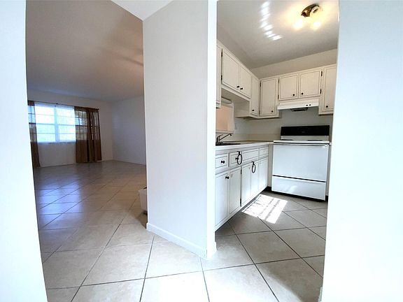 5th image of 4411 NW 16th Street #207