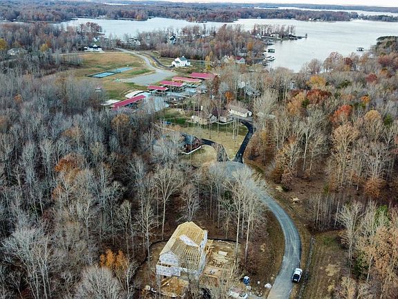 3rd image of 723 Rainbow Rdg