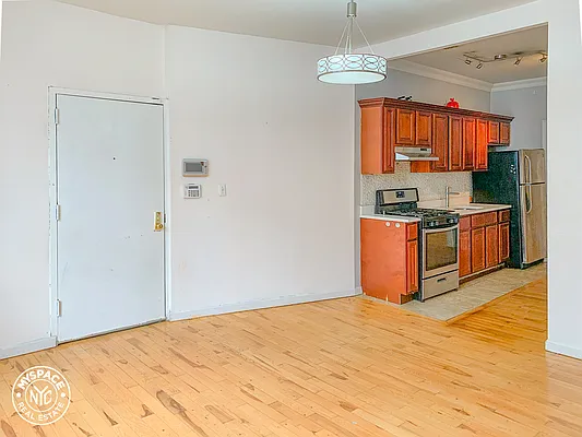 Rented by MySpaceNYC | media 10