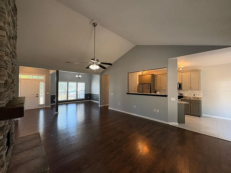 103 Lantana Ct — Photo 4