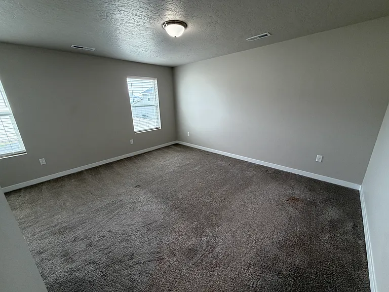 960 SW Raelynn St — Photo 42
