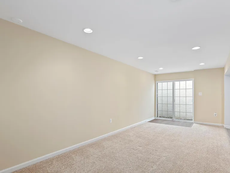 10205 Waterford Dr — Photo 5