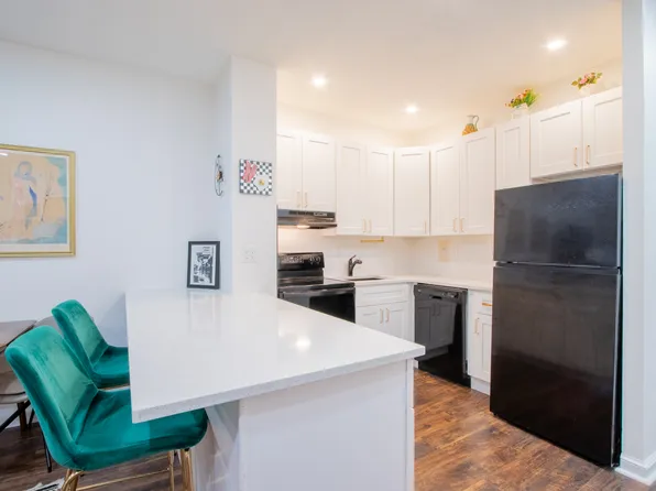 101-04 4th Avenue image 4 of 27