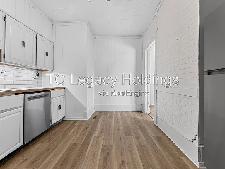 890 Traction St — Photo 16