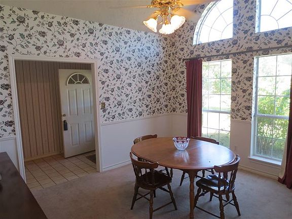 4th image of 1902 Woodway Dr