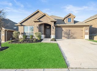 800 Monarch Ln, Celina, TX 75009