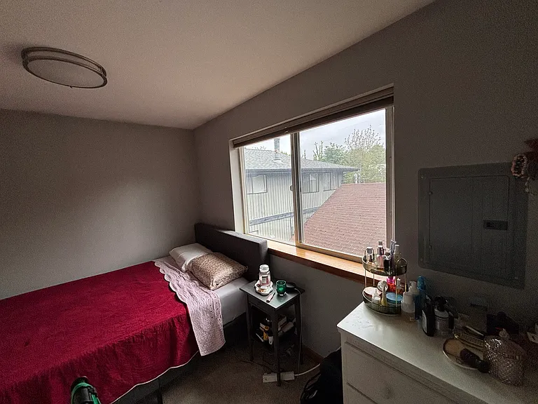 9541 Interlake Ave N #C — Photo 10