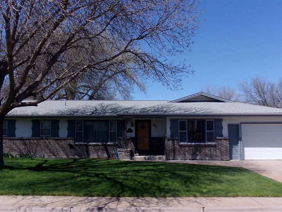 1st image of 821 W Reid Ave