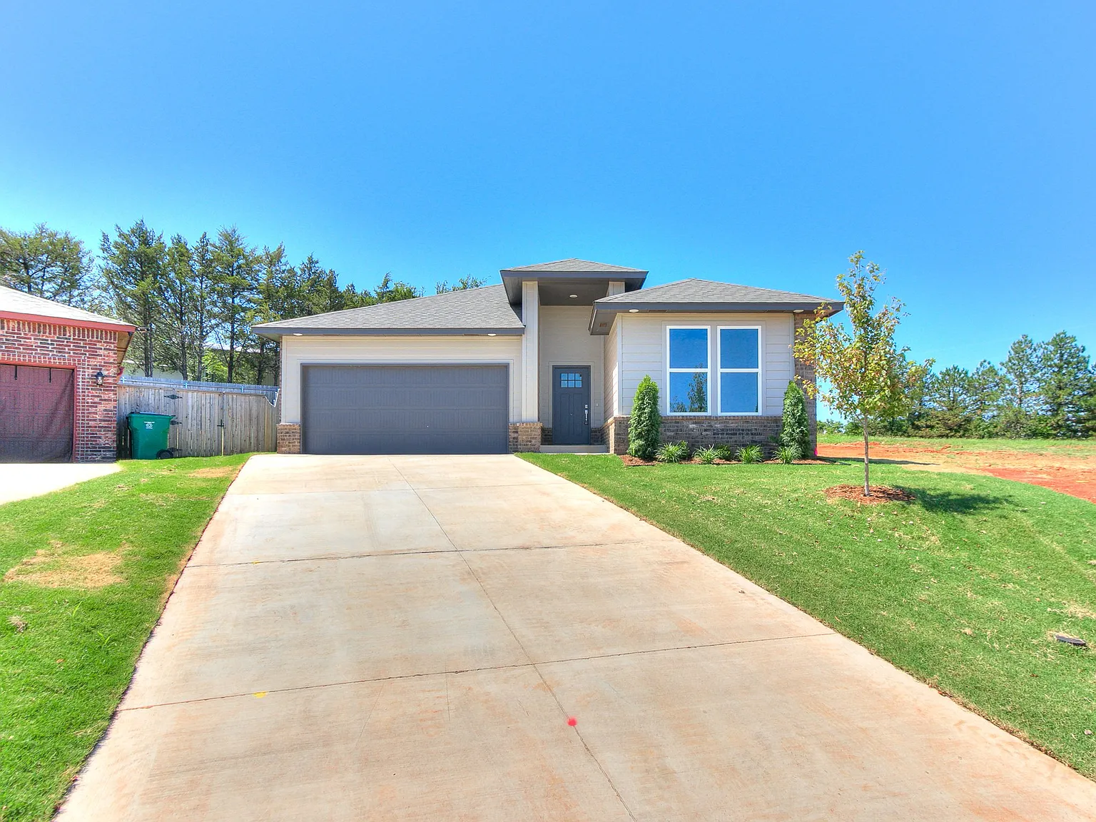 3 bed, 1988 sqft, $2,350 — Photo 2