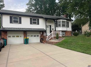 7219 Reeder St, Shawnee, KS 66203