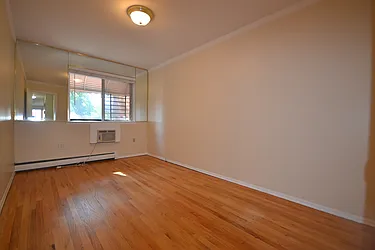 Rented by Silverstein Collection LLC 