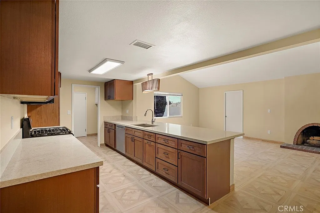 4 bed, 2152 sqft, $3,450 — Photo 1