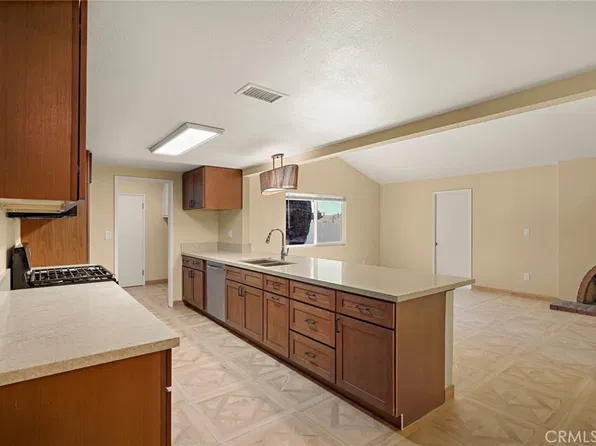 1196 Mulberry Ln, Calimesa, CA 92320