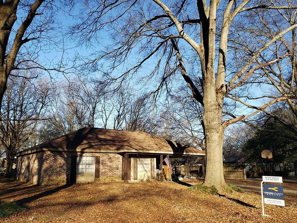 2nd image of 202 Forrest Dr