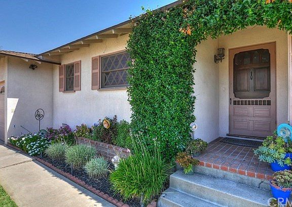 3rd image of 12322 Loretta Cir