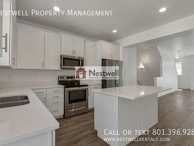 7946 S 5440 W — Photo 3