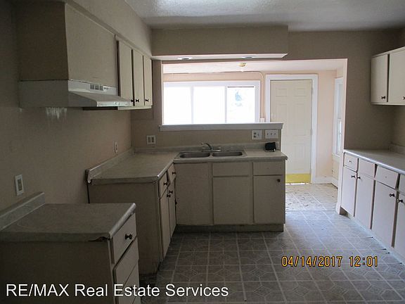 2nd image of 105 Olive St