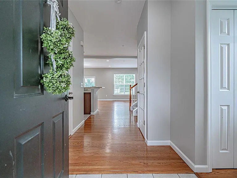 253 Milkweed Dr — Photo 5
