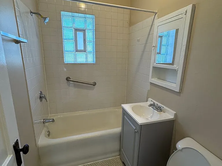 1054 56 S Mason 5934 #44 — Photo 20