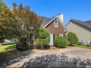 102 Turtle Pointe Dr, Carrollton, GA 30116