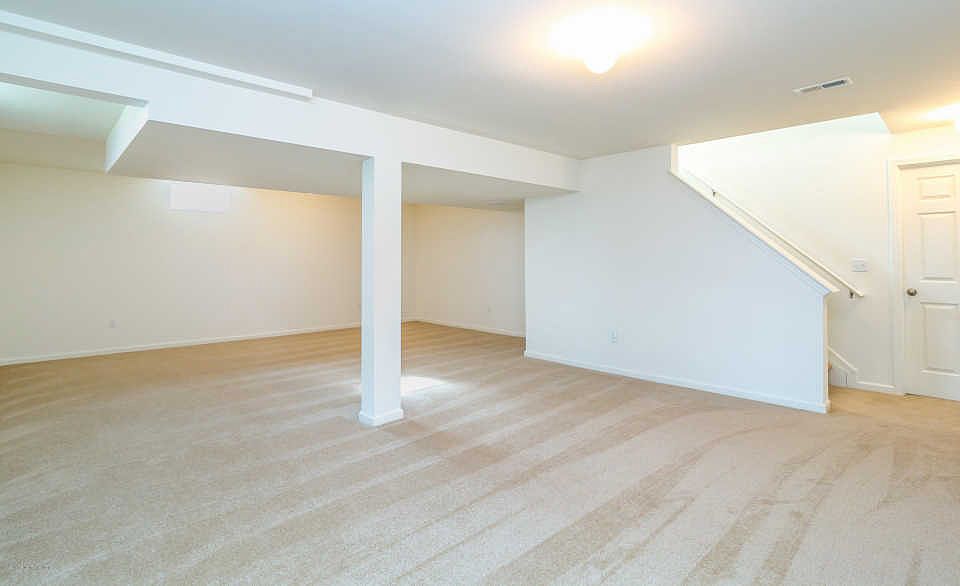 2nd image of 110 Bridle Path