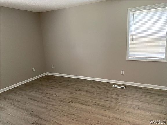 3rd image of 214 33rd Ave NE