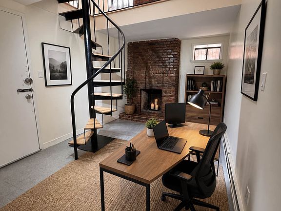 4th image of 450 W 47th St APT 1c