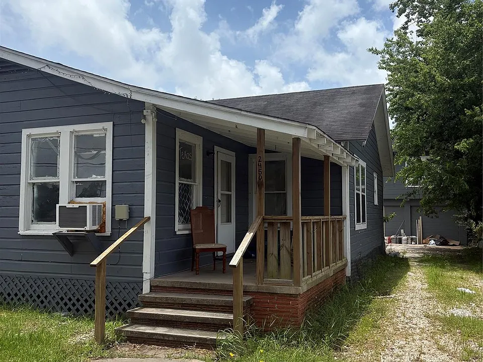 2450 South St