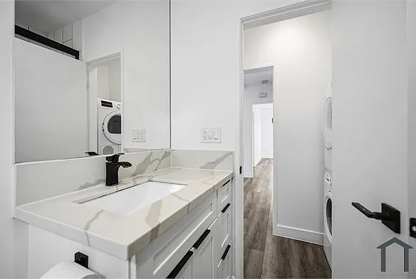 1023 Tremont St — Photo 5
