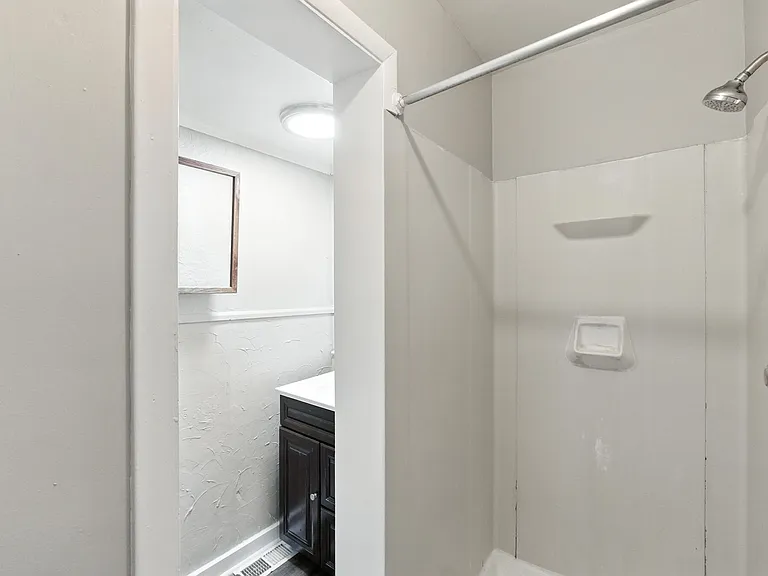 5100 Berwyn Rd — Photo 13