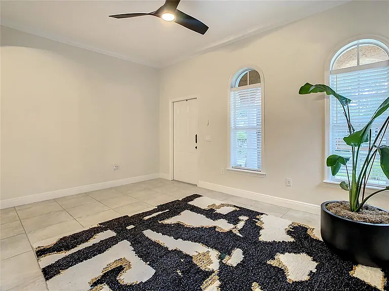 220 W Minnehaha St — Photo 5