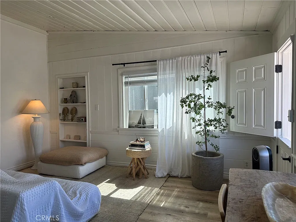 1 bed, 824 sqft, $3,750 — Photo 4