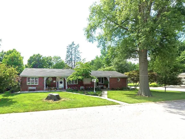 632 Waterloo Dr, Waterloo, IL 62298