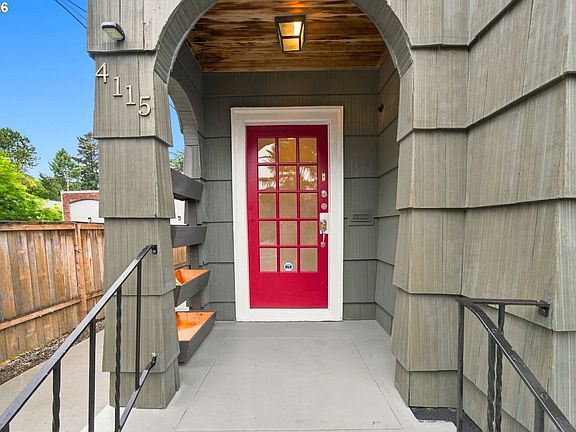 2nd image of 4115 SE Gladstone St
