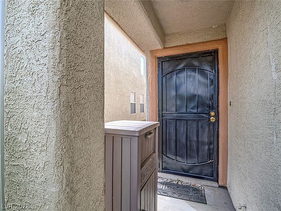 3rd image of 6581 Sunset Pines St