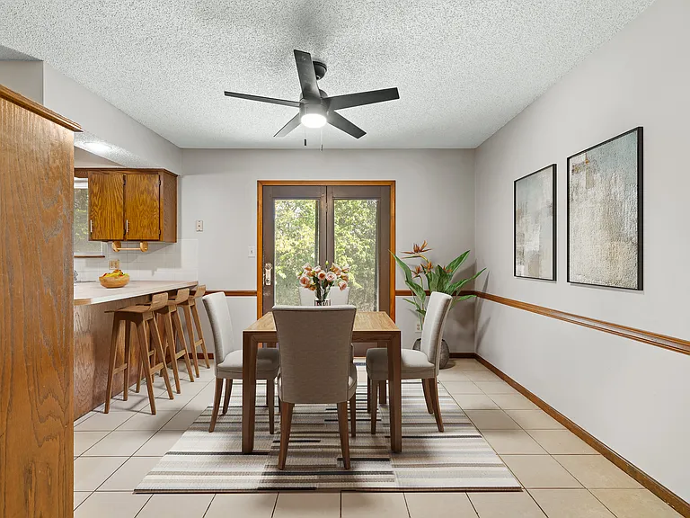 739 SE Country Ln — Photo 6