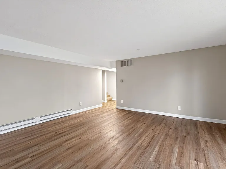543 W Krepps Rd — Photo 31