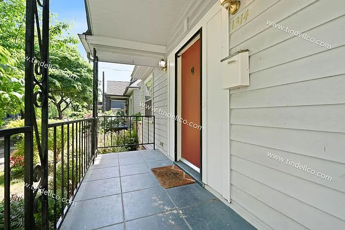 1314 SE Birch St — Photo 3