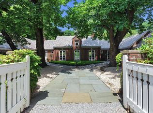 1 Remsens Ln, East Norwich, NY 11732