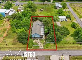 939 17th St, San Leon, TX 77539