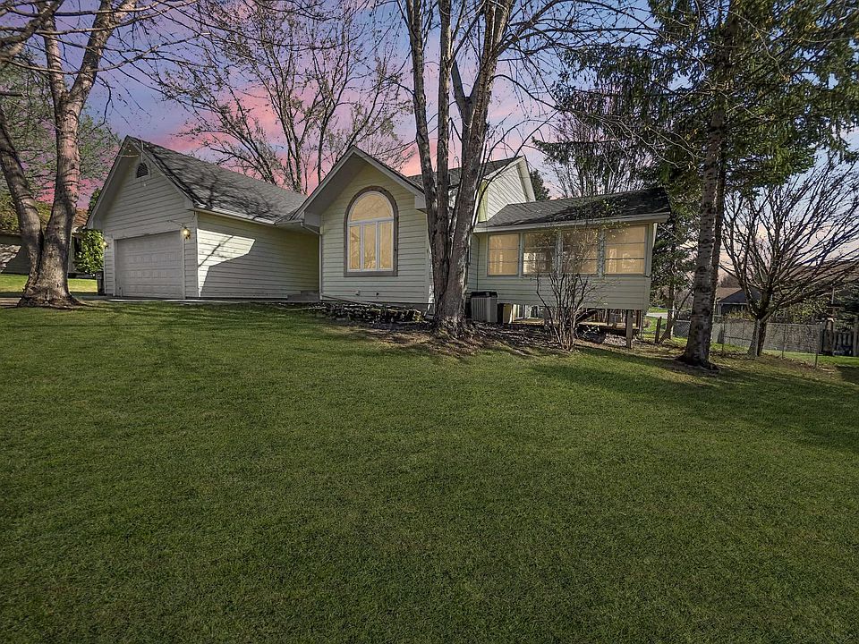 1st image of 1013 Maplewood Dr