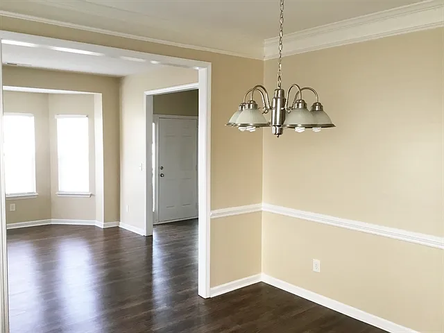 1635 Swan Dr — Photo 5