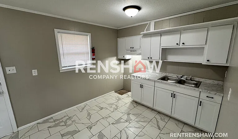 249 Navy Dr — Photo 4